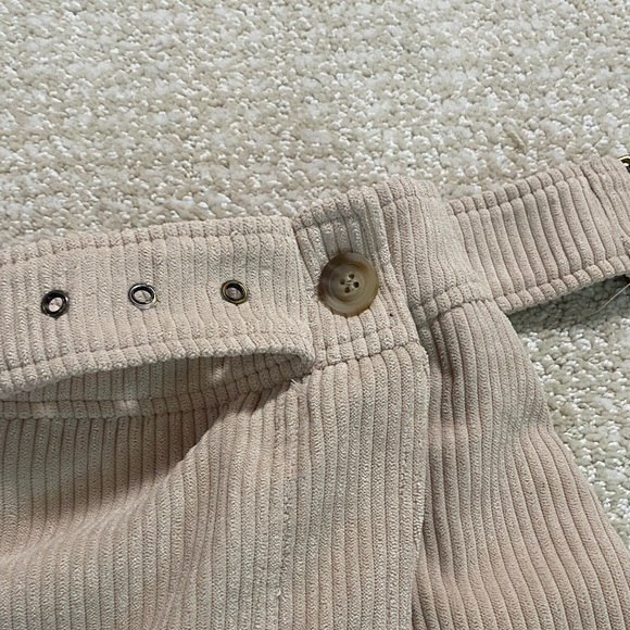 Promesa Cream Mini Skirt with Buckle - Picture 5 of 11